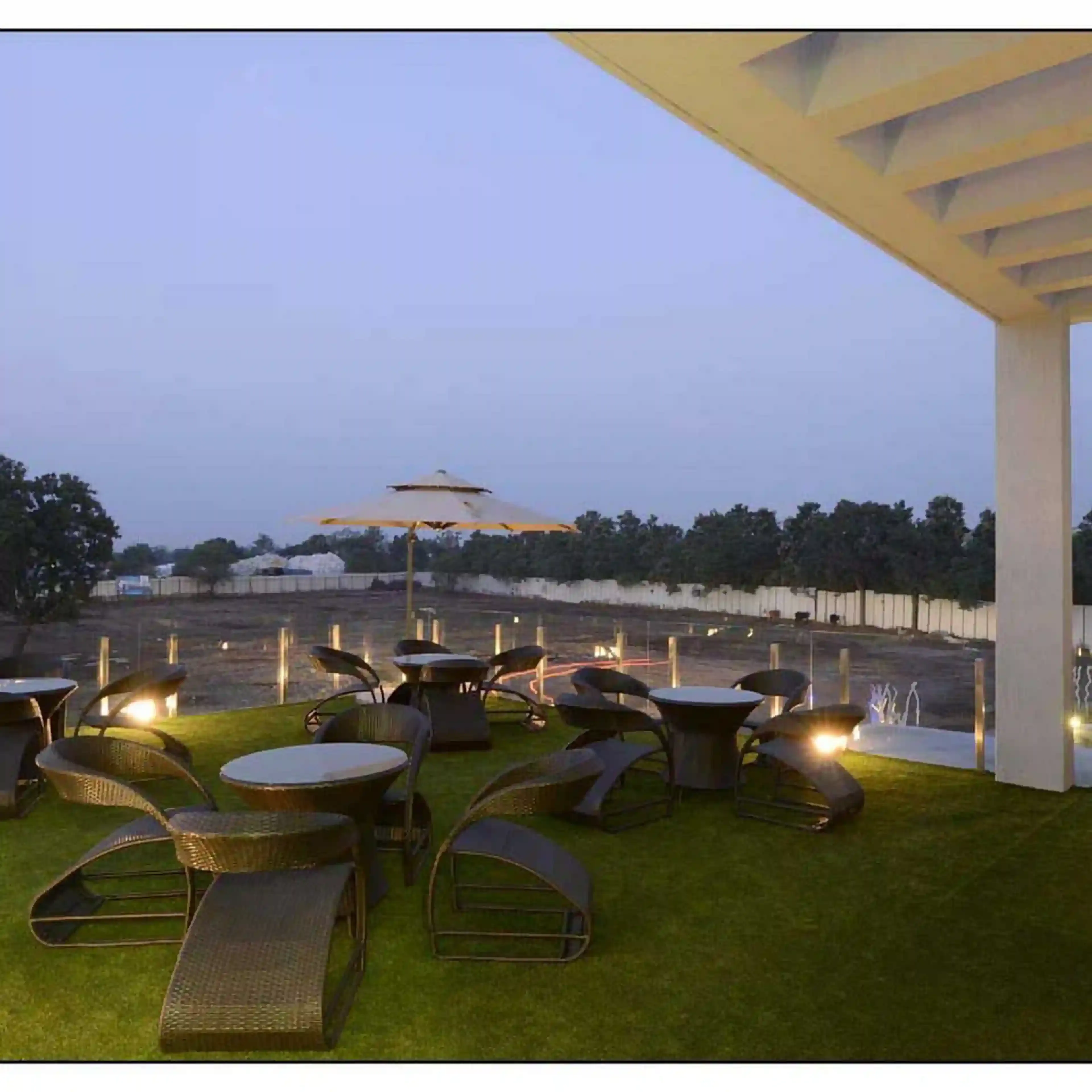 Majestique City - image 5